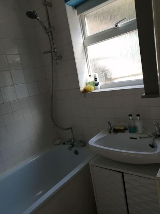 Seaside 2 Bed Terraced House With Garden Villa Hastings Buitenkant foto